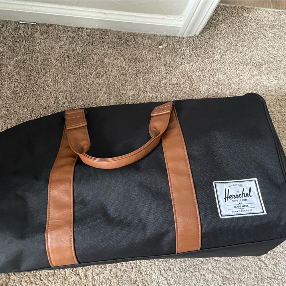 Herschel duffle bag and lunch book